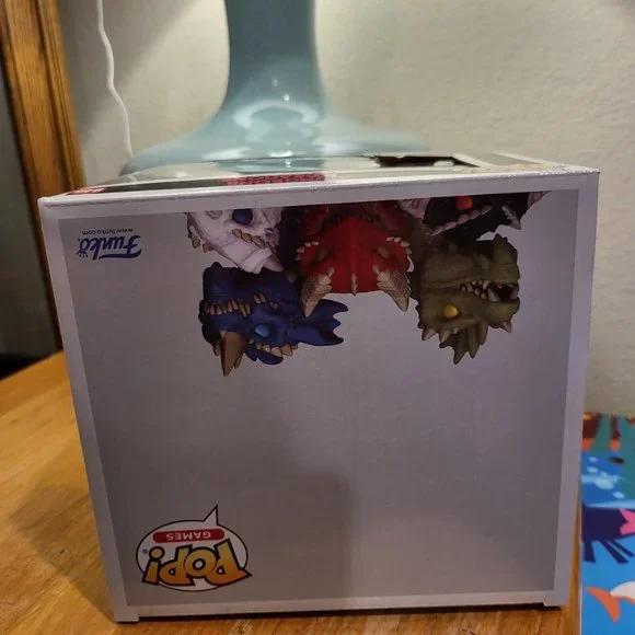 Dungeons & Dragons Tiamat w/ D20 2021 Fall Convention Exclusive Funko Pop - Picture 5 of 10